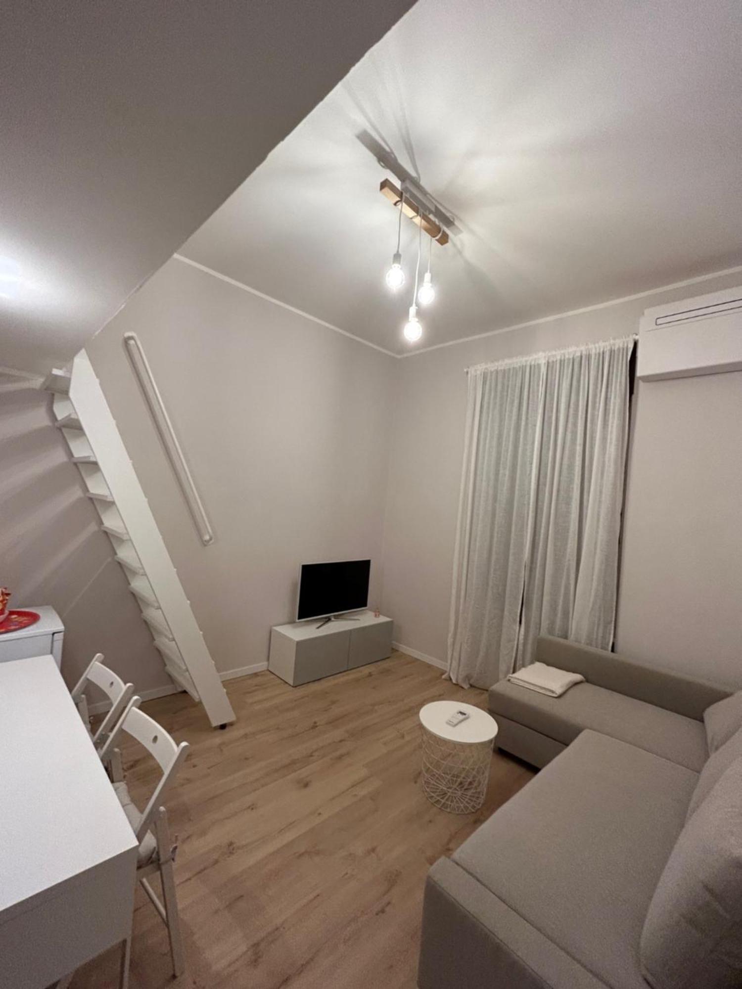 Studio Apartment Near Bocconi Milano Eksteriør bilde